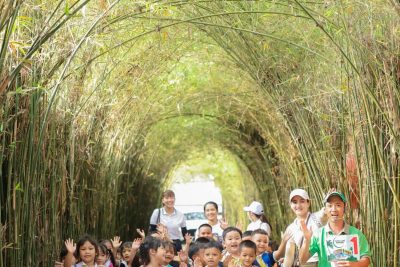 🌿 CHUYẾN THAM QUAN TRẢI NGHIỆM “NÔNG TRẠI VUI VẺ – HAPPY FARM” 🌿  Nhằm mang đến cho các bé những bài học sinh động ngoài lớp học, Trường Mầm non Nghĩa Sơn tổ chức chuyến dã ngoại đầy ý nghĩa tại “Nông trại Vui Vẻ – Happy Farm”.  Tại đây, các con được khám phá rau sạch, trải nghiệm làm “bé nông dân”, vui chơi cùng những con vật đáng yêu và tham gia nhiều hoạt động bổ ích. Không chỉ là chuyến đi vui vẻ, đây còn là cơ hội giúp các bé thêm tự tin, mạnh dạn và yêu thiên nhiên hơn 🌱  💚 Một hành trình nhỏ – kỷ niệm lớn cho tuổi thơ của các con!