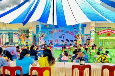 ??? CHÀO NĂM HỌC MỚI 2024 – 2025 ?  ? Hôm nay, tại sân trường Mầm non Nghĩa Sơn  ngập tràn sắc màu và rộn ràng tiếng cười, chào mừng Lễ Khai giảng năm học mới 2024 – 2025.  ? Trong sắc nắng vàng của mùa thu, có những bước chân nhỏ xinh, những gương mặt rạng ngời của các con cùng với niềm hân hoan. Tất cả đã tạo nên một bức tranh rực rỡ cho ngày Khai giảng – chào đón năm học mới.  Dường như mỗi ánh mắt, mỗi nụ cười của các con  đều toát lên sự háo hức, sẵn sàng bước vào năm học mới này. Nhà trường và các  cô giáo luôn tin rằng, với sức sáng tạo vô tận, các con sẽ được vui chơi, học tập và tự tin thể hiện bản thân mình .  ? Cùng nhau chia sẻ những khoảnh khắc đáng nhớ trong ngày Khai giảng và đón chờ một năm học đầy thú vị và thành công của Trường nhé !!!