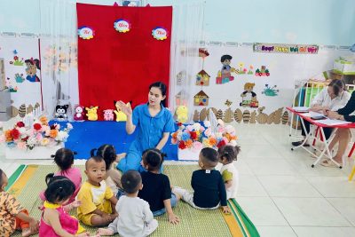 Hoạt động: Thơ “ Chia đồ chơi “, nhóm trẻ 24-36 tháng