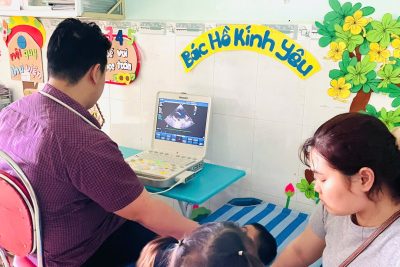 ❤️Hôm nay, Trường Mầm non Nghĩa Sơn vinh dự được đón đoàn bác sĩ về khám sàng lọc bệnh tim cho các bé học sinh của trường. Các con được thăm khám tận tình, chu đáo trong không khí nhẹ nhàng, thân thiện. 🍀🍀Hoạt động ý nghĩa này giúp phát hiện sớm các vấn đề về tim mạch (nếu có), góp phần chăm sóc và bảo vệ sức khỏe cho trẻ ngay từ những năm đầu đời. Nhà trường xin gửi lời cảm ơn chân thành đến đoàn bác sĩ đã dành thời gian quan tâm, đồng hành vì sức khỏe của các con. ❤️ Chúc các bé luôn khỏe mạnh, vui tươi và phát triển toàn diện mỗi ngày! 🌱