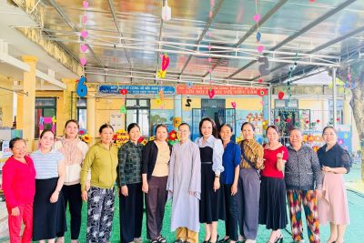 Hôm nay, cô và trò Trường Mầm non Nghĩa Sơn vô cùng ấm lòng khi được Sư Cô tại thôn 7, xã Trà Giang, tỉnh Quảng Ngãi phát tâm gửi tặng các cháu một bữa xế đầy yêu thương với bánh bao, sữa,… 🍀Nhà trường xin gửi lời tri ân chân thành đến Sư Cô với tấm lòng nhân ái đáng quý. Đặc biệt, xin cảm ơn cô Võ Thị Minh Nguyệt đã kết nối để yêu thương được lan tỏa. 🌸Kính chúc Sư Cô, cô Võ Thị Minh Nguyệt và gia đình  luôn mạnh khỏe, bình an và tiếp tục lan tỏa thật nhiều điều tốt đẹp đến cộng đồng ❤️❤️💛
