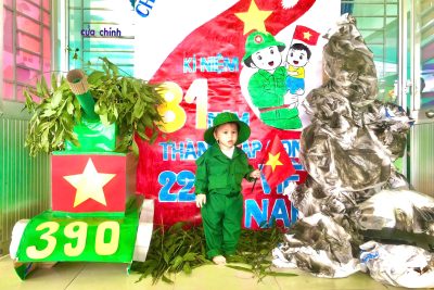 HÀNH TRÌNH TRẢI NGHIỆM Ý NGHĨA CHÀO MỪNG NGÀY 22/12 🌿  Các con nhóm trẻ 24-36 tháng trường MNNSON được hóa thân thành những chiến sĩ nhỏ. Trang phục bộ đội xinh xinh, nụ cười hồn nhiên lung linh các bé rất hào hứng, mạnh dạn, tự tin. Buổi trải nghiệm giúp nuôi dưỡng lòng yêu mến, kính trọng với hình ảnh anh bộ đội Cụ Hồ. 💚 Chúc các con luôn vui khỏe, tự tin và có thêm nhiều trải nghiệm ý nghĩa hơn nữa! 🌈